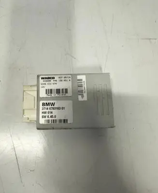 BMW X5 E70 Air suspension control unit module (rear) 6793163 0440370510