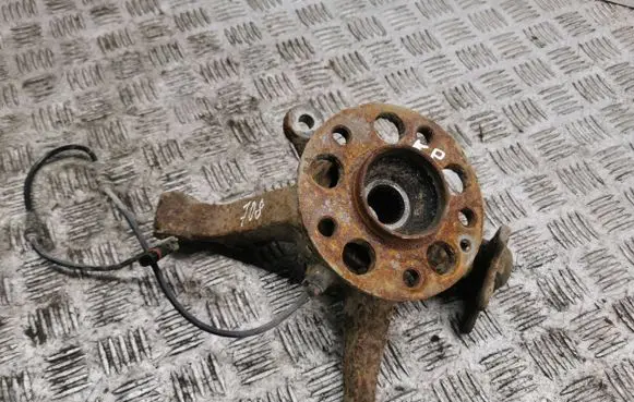 Mercedes-Benz A W169 Front wheel hub