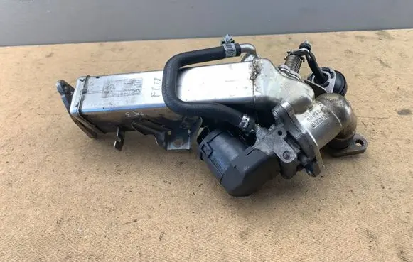 BMW 3 F30 F35 F31 EGR valve cooler 7810751 11717810751 11717810871