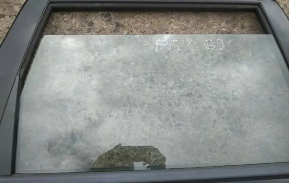 Nissan X-Trail T30 Rear door window glass as2