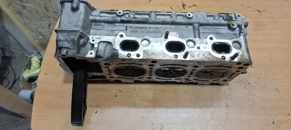 Mercedes-Benz ML W164 Engine head R6420163501