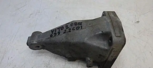 Mercedes-Benz Vito Viano W639 Engine mounting bracket A6462230204
