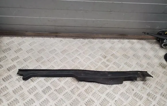 Audi A5 Fender end trim 8W6820581E