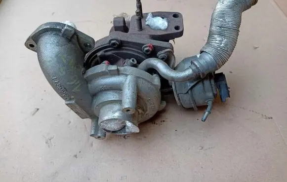 Volvo V40 Turbo 9686120680