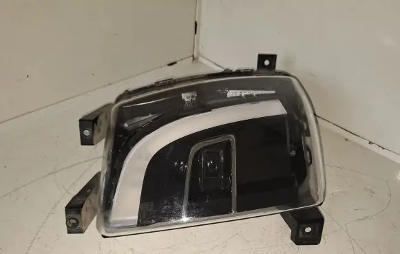Tesla Model X Front fog light 103432900A 00197435 0702201
