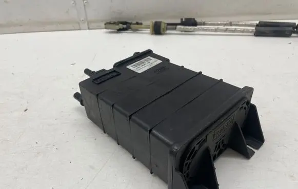 Active carbon filter fuel vapour canister