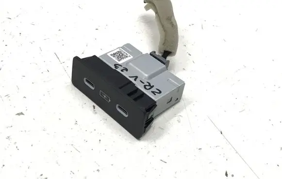 Honda ZR-V USB socket connector 8A350TJBA013M1 8A350-TJB-A013-M1