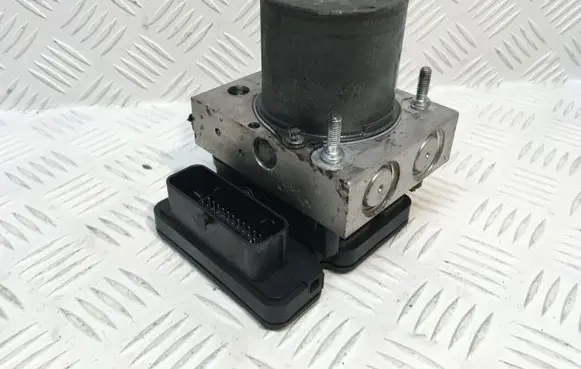 Mercedes-Benz Vito Viano W447 ABS Pump A4479003802