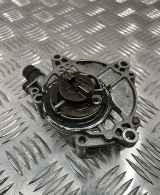 BMW 5 E60 E61 Vacuum pump 7547024