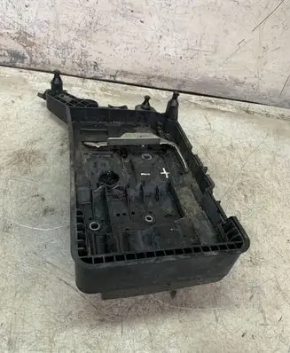 Volkswagen Touran III Battery tray 
