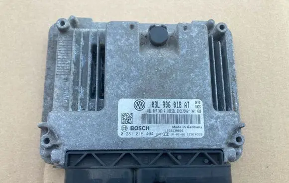 Volkswagen Golf VI Wing mirror control module 03L906018AT