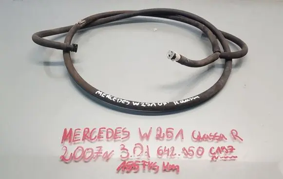 Mercedes-Benz R W251 Windshield washer fluid hose 