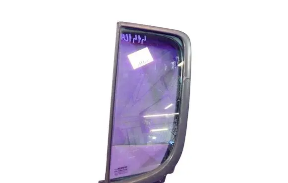 Renault Modus Front door window glass four-door