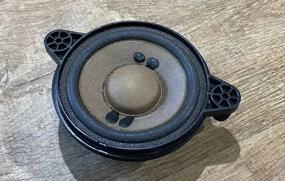 Mercedes-Benz GLA W156 X156 Panel speaker A2468200202 2468200202