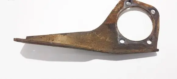 Mitsubishi Pajero Engine mounting bracket
