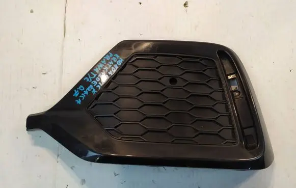 Honda Civic X Rear bumper corner part panel trim 71503TGG