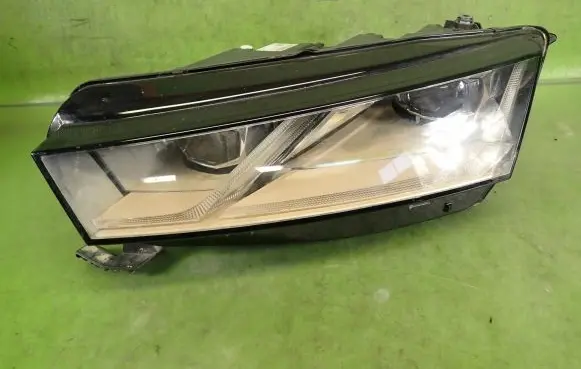 Skoda Octavia Mk4 Headlight/headlamp