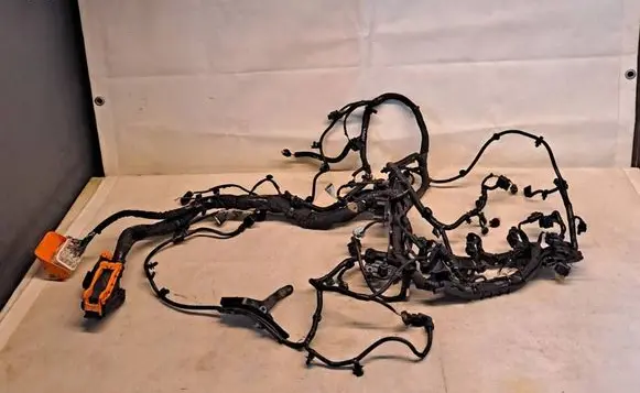 Volvo XC40 Engine installation wiring loom 33581589 32320242