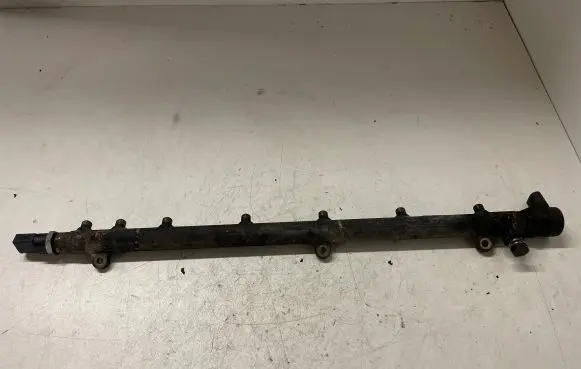 Mercedes-Benz E W211 Fuel main line pipe A6130700195 A6110780449