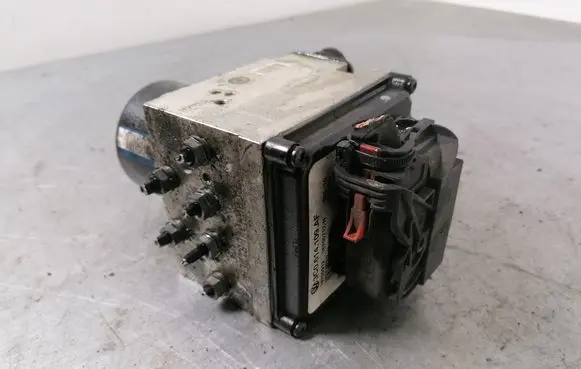 Volkswagen PASSAT B6 ABS Pump 3C0614109AF