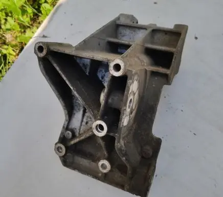 Citroen C8 Generator/alternator bracket 9643834880