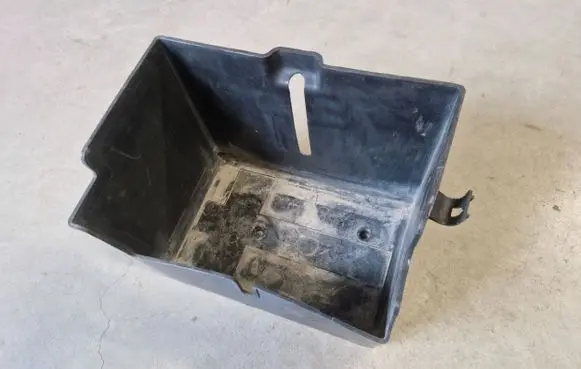Mitsubishi L200 Battery box tray MN179222