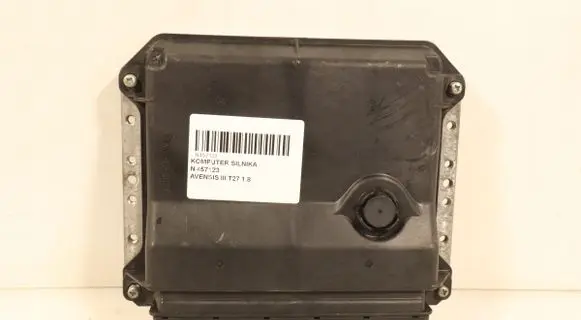 Toyota Avensis T270 Engine control unit/module ECU 89661-05000
