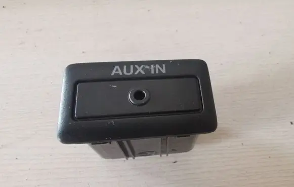 Mazda 6 AUX in-socket connector TD1166DFX5700 71024A