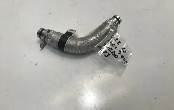 BMW 4 G22 G23 G24 G26 Turbo turbocharger oiling pipe/hose 8679020