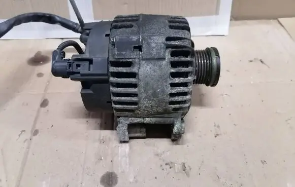 Skoda Octavia Mk2 (1Z) Generator/alternator 03C903023C 2542697D 208014175