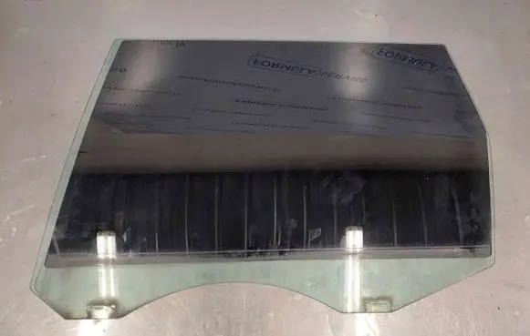 Volvo V70 Rear door window glass