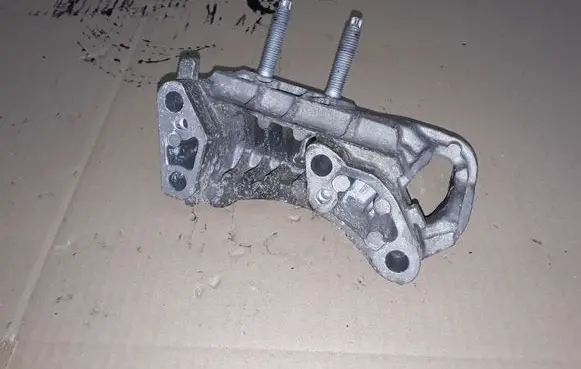 Ford Focus Engine mounting bracket 3M516030A