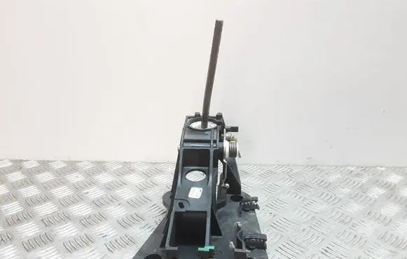 Citroen C4 I Gear shifter/selector 9657303580