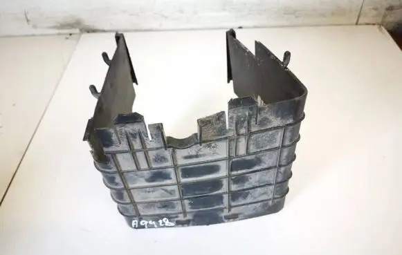 Volkswagen Tiguan Battery box tray 3c0915335