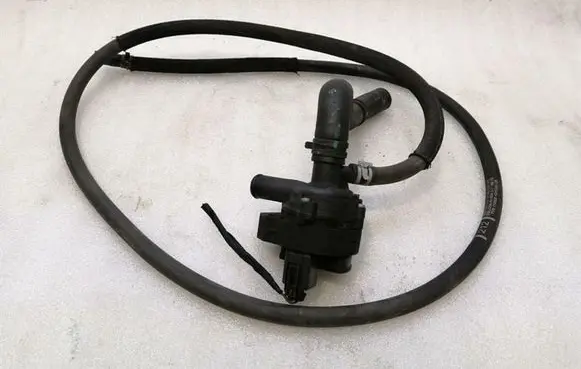 Mercedes-Benz CLS C218 X218 Electric auxiliary coolant/water pump A2128350164