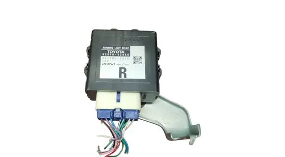 Toyota Urban Cruiser (XP110) Light relay 8281052060 0617005040