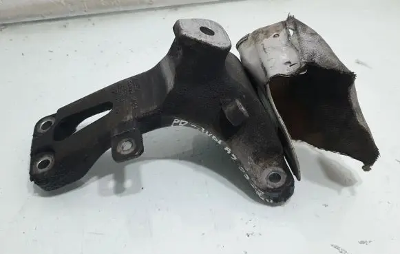 Audi A5 8T 8F Engine mounting bracket 8K0199308AQ