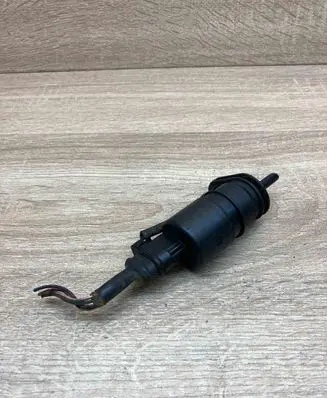 Renault Espace II Windscreen/windshield washer pump 7700802336