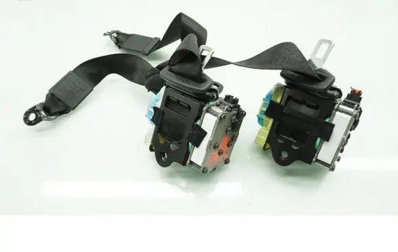 Audi TT TTS Mk2 Front seatbelt