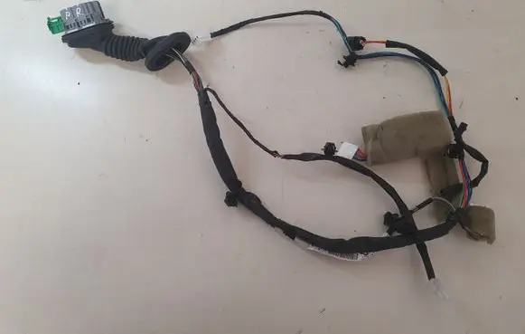 Suzuki Grand Vitara II Front door wiring loom 3675765J20