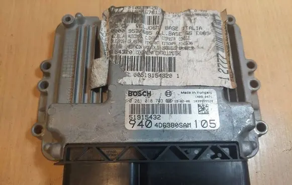 Alfa Romeo Giulietta Engine control unit/module ECU 0281018703 51915432
