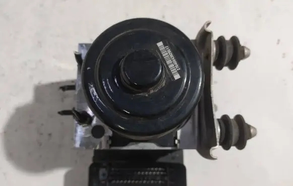 Volkswagen Touareg II ABS Pump 7P0614517J 10021206554