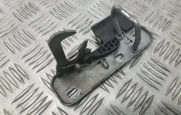 Volkswagen Golf VI Engine bonnet/hood lock/latch loop/hook 1Q0823480