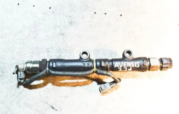 Toyota Avensis T250 Fuel main line pipe 89458