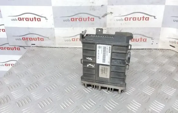 Volkswagen PASSAT B3 Engine control unit/module 443907311D 0261200271