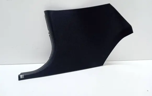 Foot area side trim