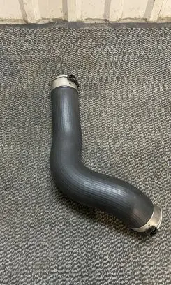 BMW 5 F10 F11 Intercooler hose/pipe 781061502