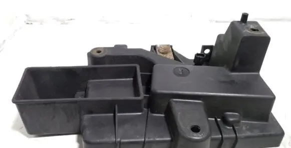 Battery tray