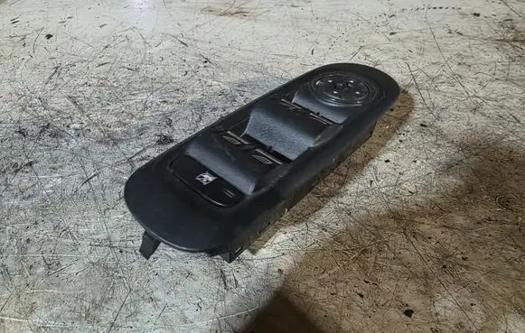 Ford Mondeo MK IV Electric window control switch 7S7T14A132AB
