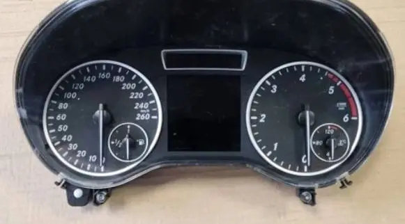 Mercedes-Benz B W246 W242 Speedometer (instrument cluster) 2469006111 NE65778